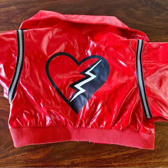 Descendants Rise of Red Jacket Disney Size M Kids Spirit Halloween - Picture 2 of 3